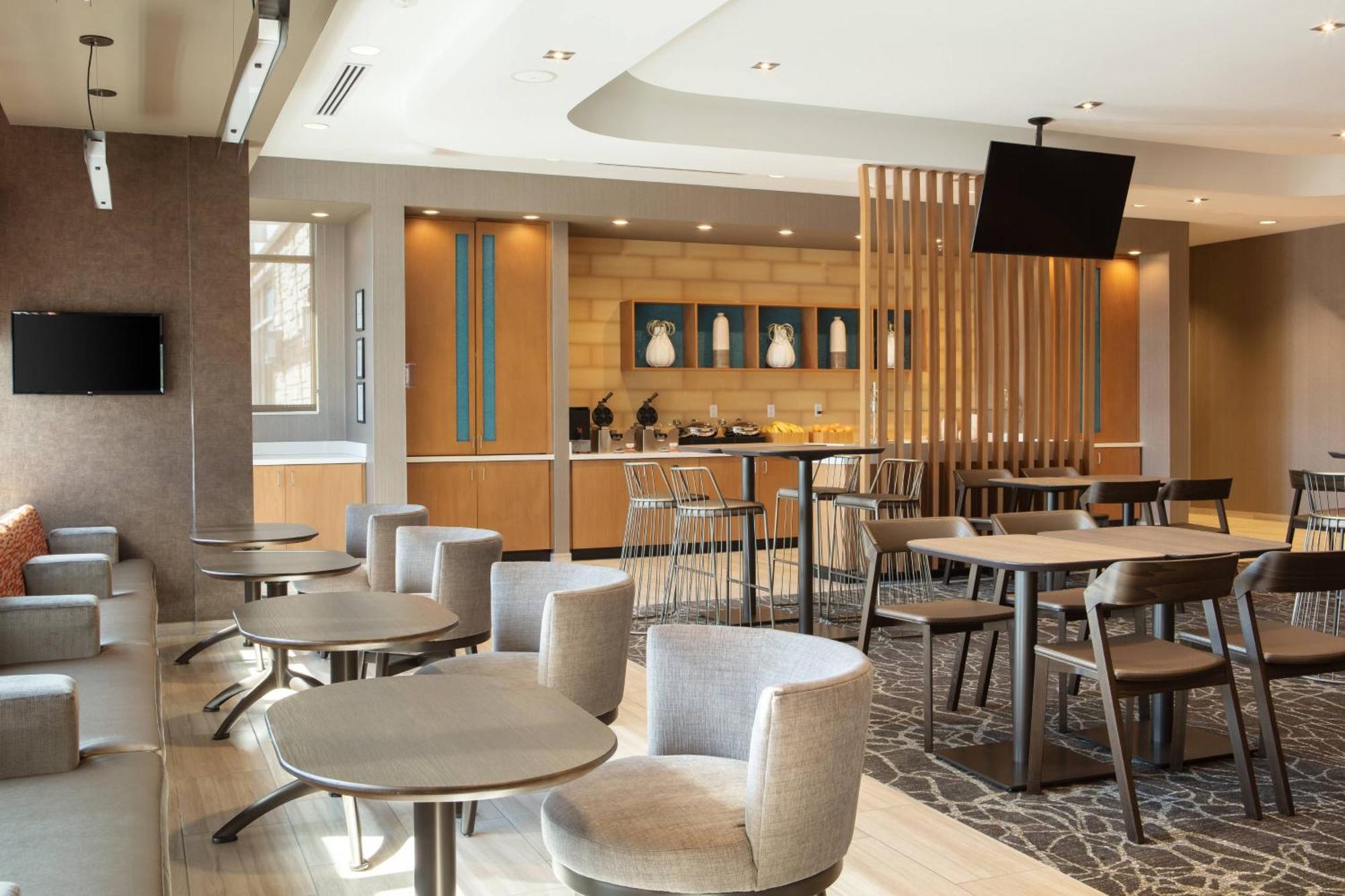 Springhill Suites By Marriott Ames Exterior photo